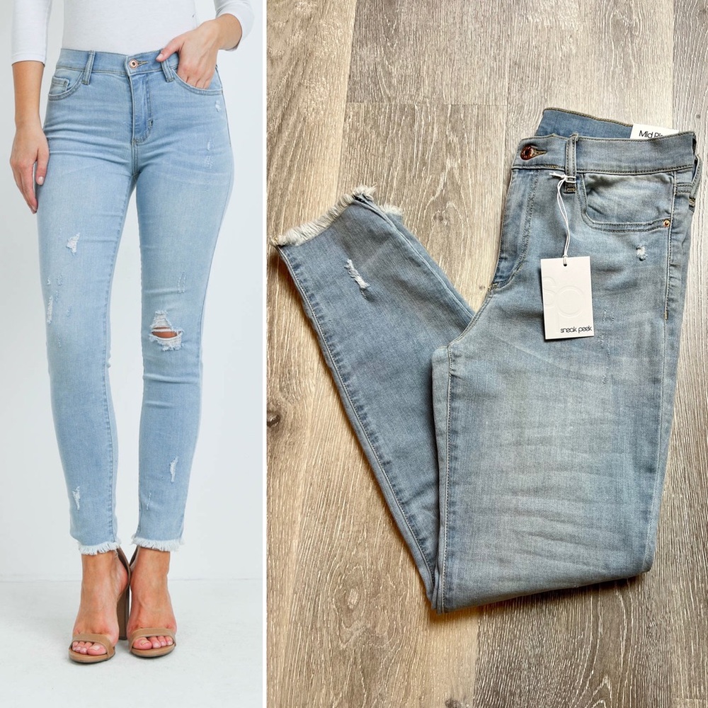 Size 28 Sneak Peek light wash frayed hem distressed denim NWT